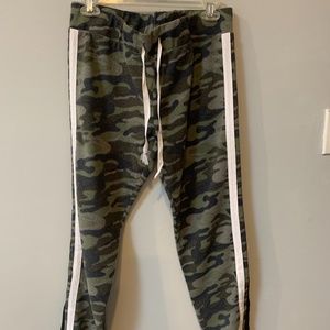 CUTE EXTRA SOFT CAMO JOGGERS
